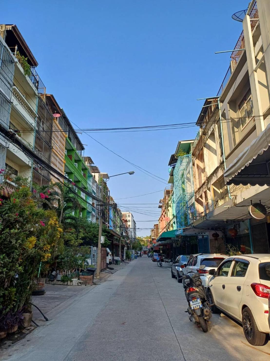 Auberge de jeunesse Amsterdamned à Bangkok Extérieur photo