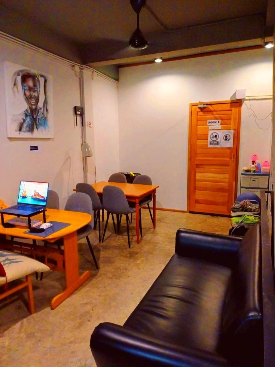 Auberge de jeunesse Amsterdamned à Bangkok Extérieur photo
